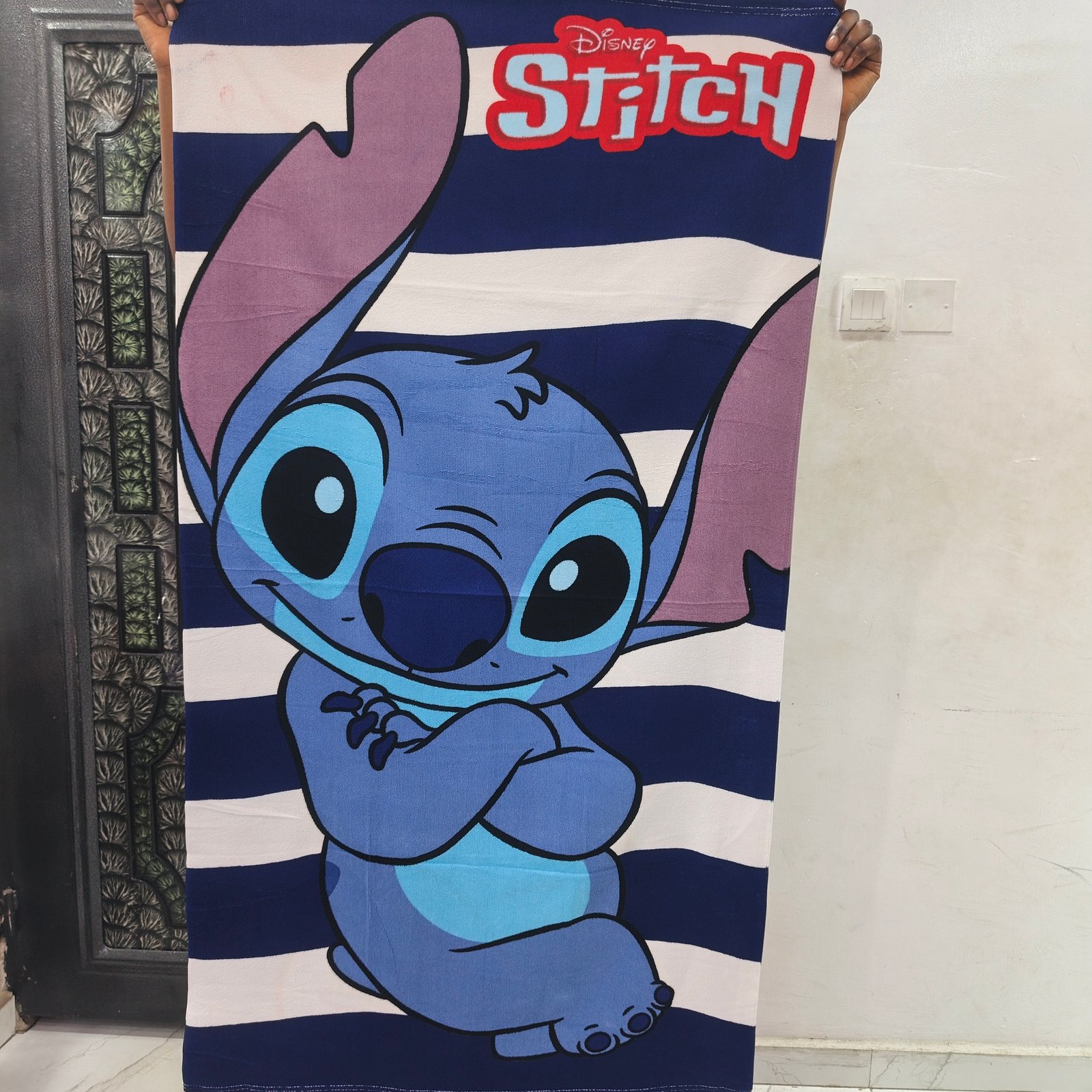 DISNEY STITCH KIDS LARGE TOWEL 28/51 INCHES