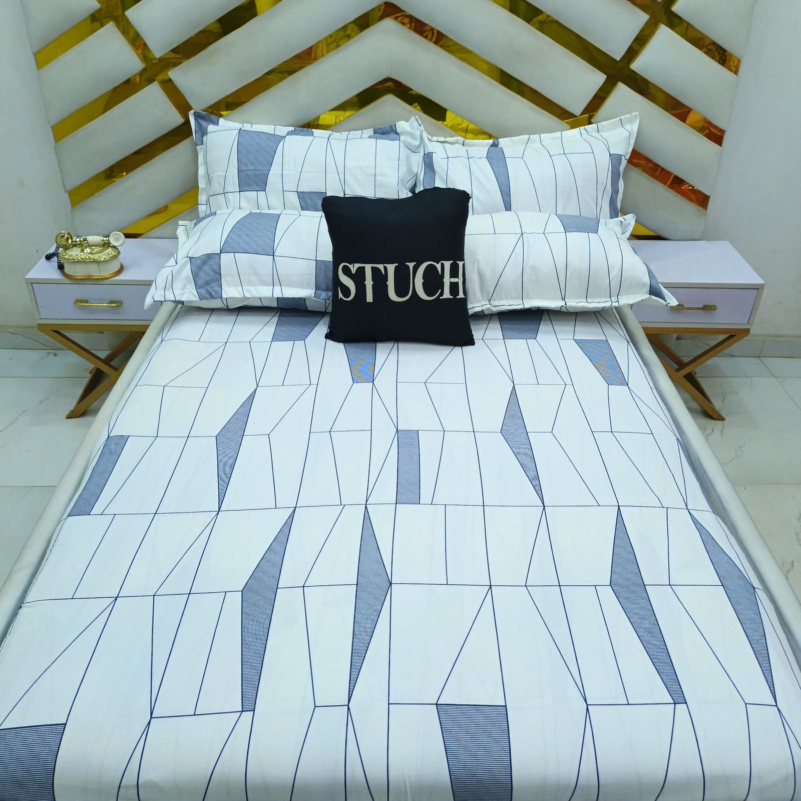 WHITE HILLS 4/6 BEDSHEET (WITH TWO PILLOWCASES)