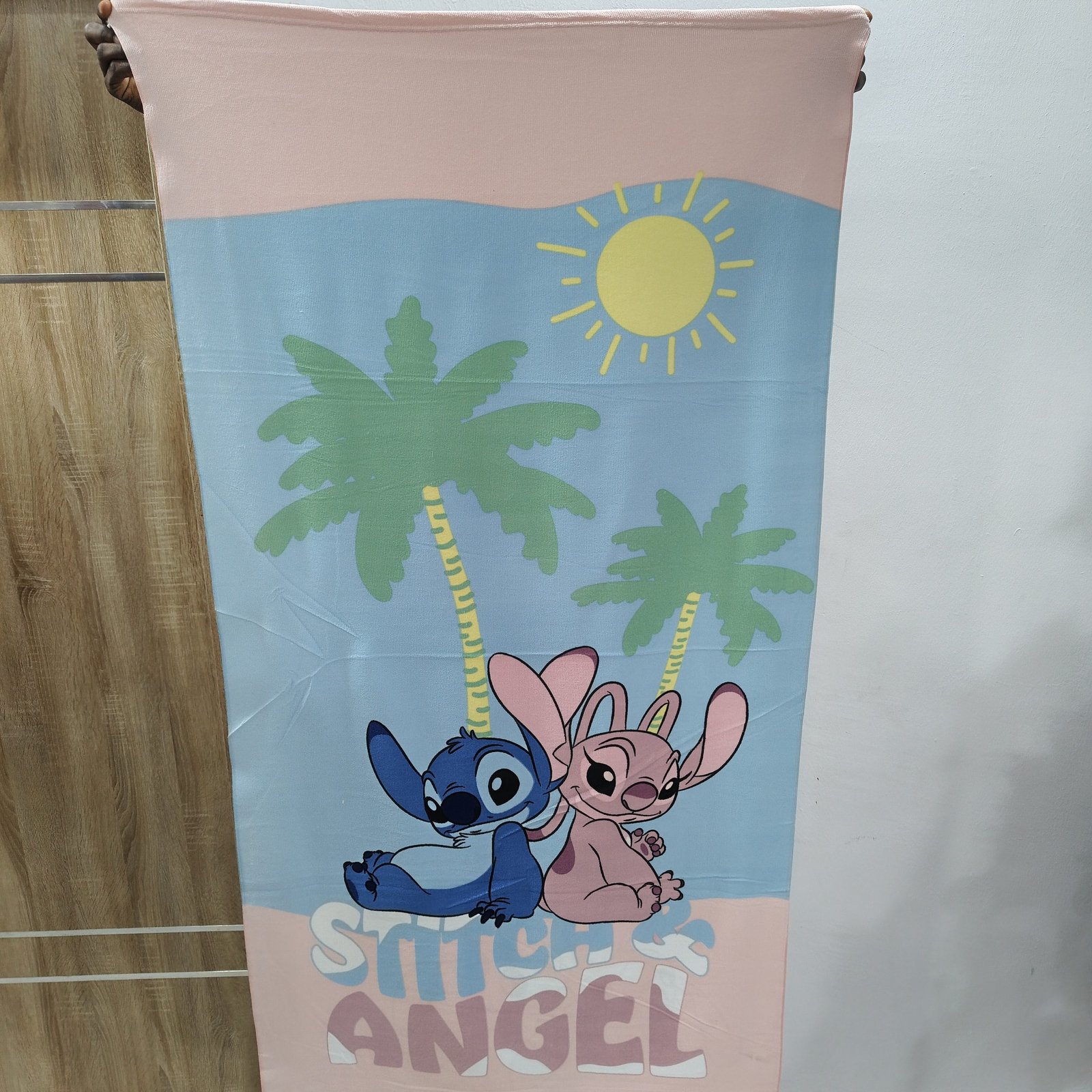 STITCH AND ANGEL KIDS LARGE TOWEL 28/51 INCHES