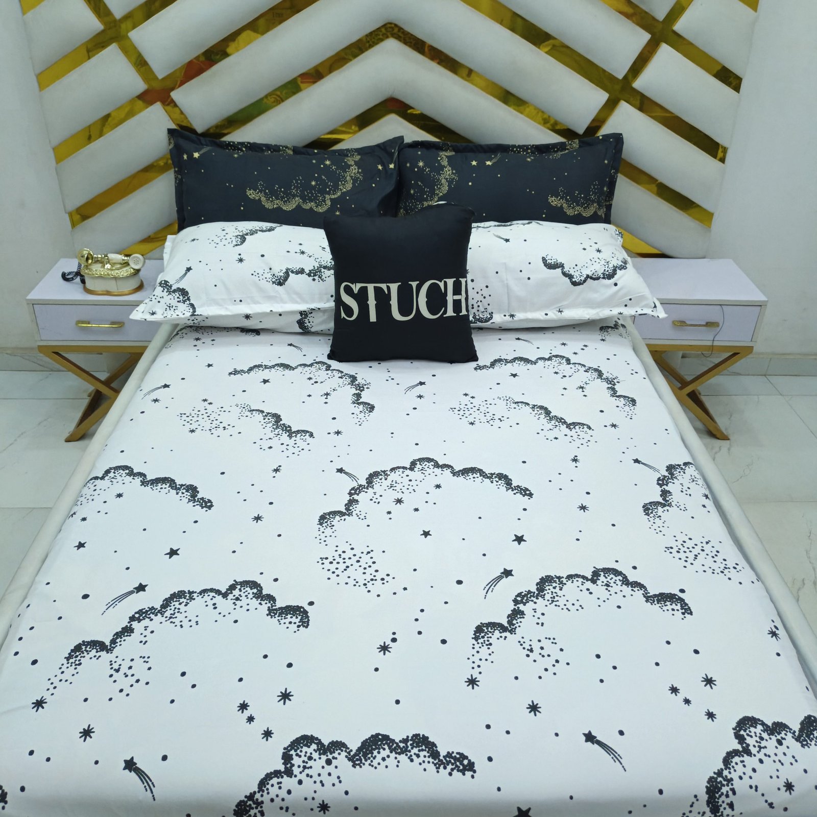 COMBO BLACK AND WHITE NOIR FLORAL 7/7 BEDSHEET (WHITE BEDSHEET)