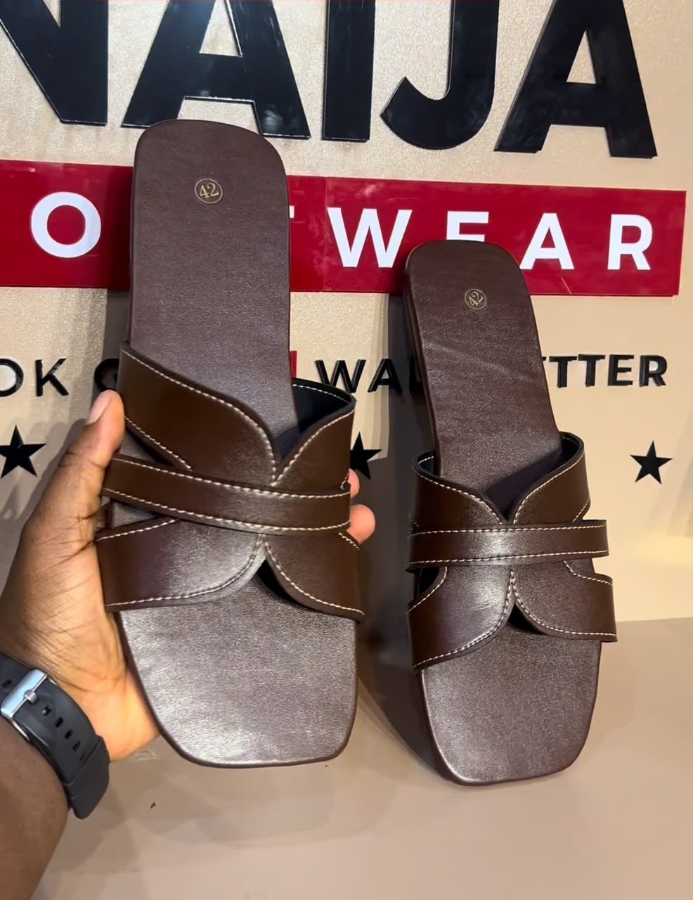 CHOCO BROWN FEMALE SLIPPERS SIZE 42 006