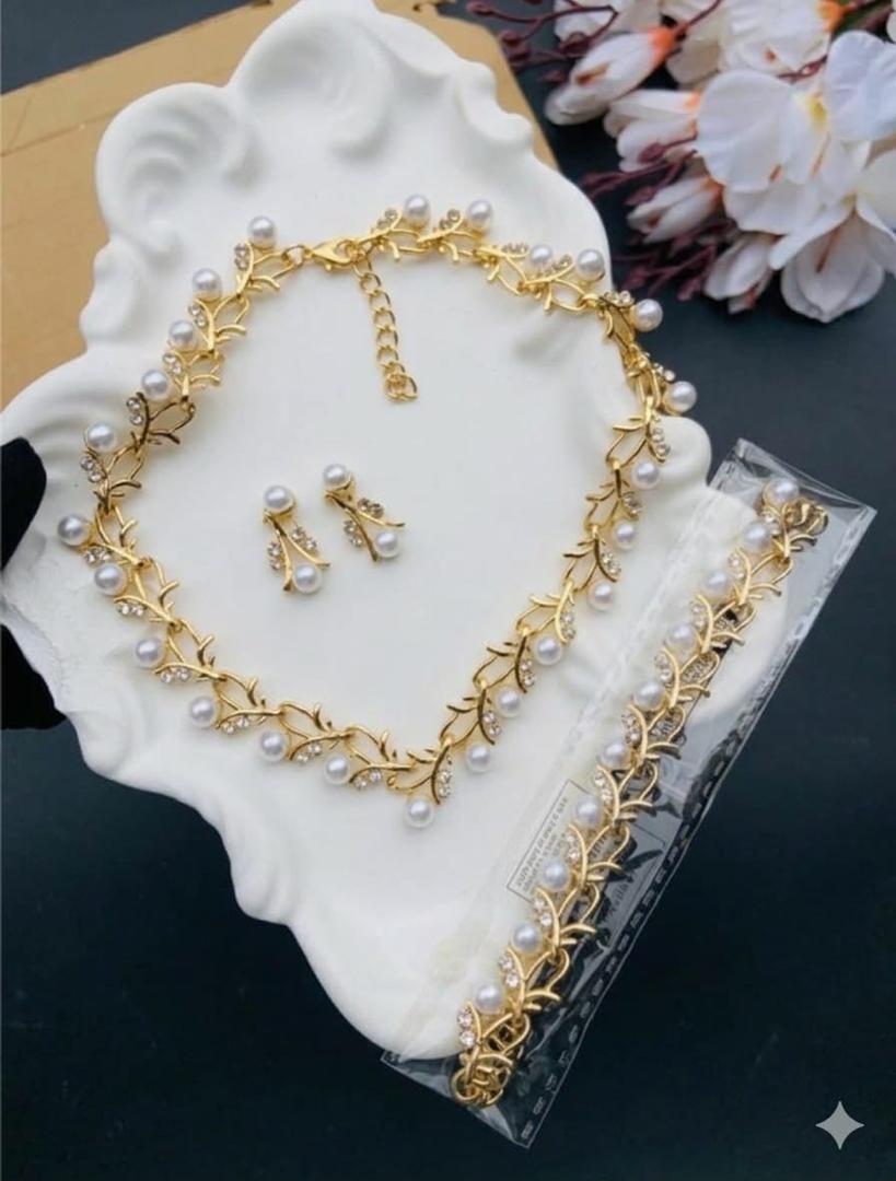 PEARL NECKLACE SET 652