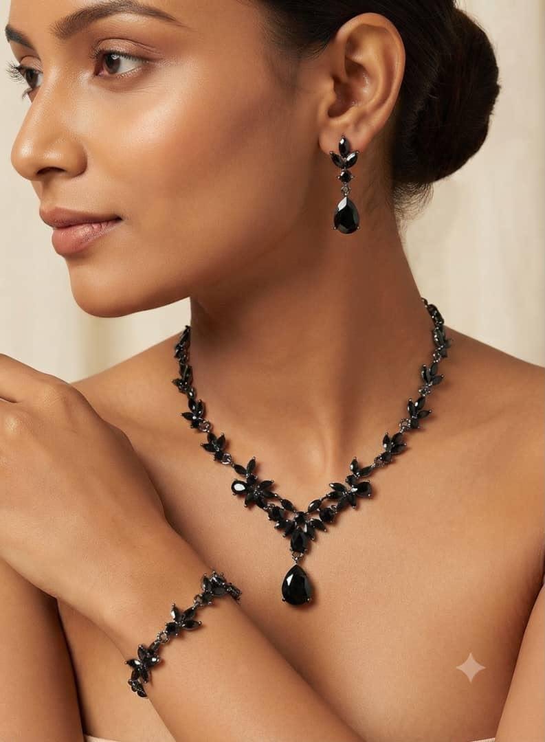 BLACK NECKLACE (NECKACE, EARRINGS AND BRACELET) 167