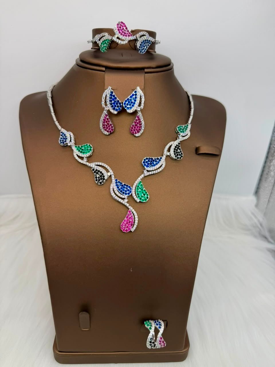 NECKLACE SET (NECKACE, BRACELET, RING AND EARRINGS)173