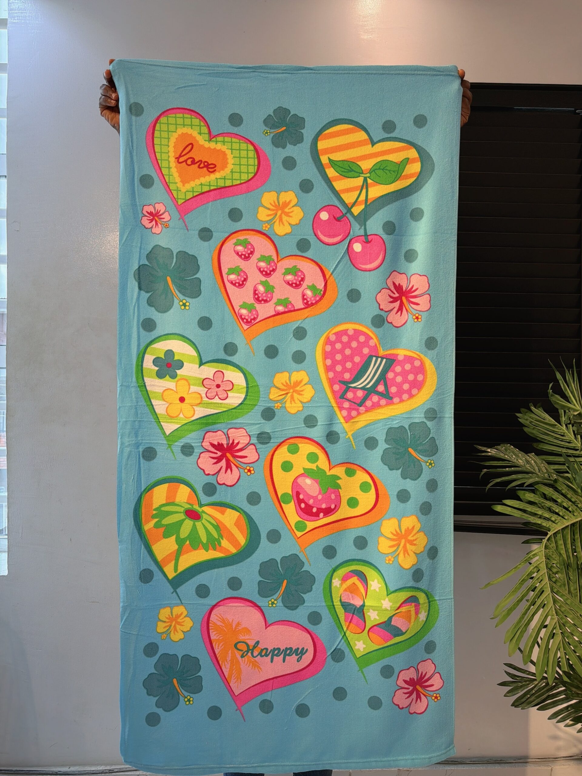 COLOR LOVE KIDS LARGE TOWEL 28/51 INCHES