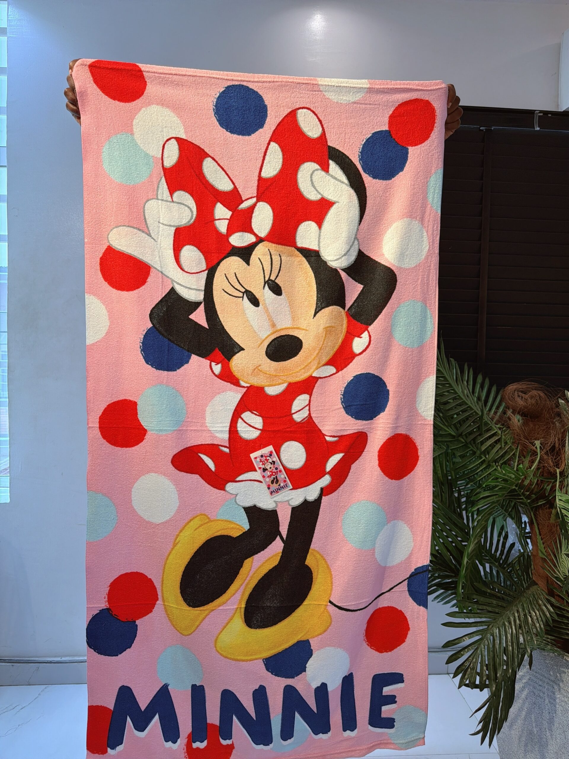MINNIE POLKA KIDS LARGE TOWEL 28/51 INCHES