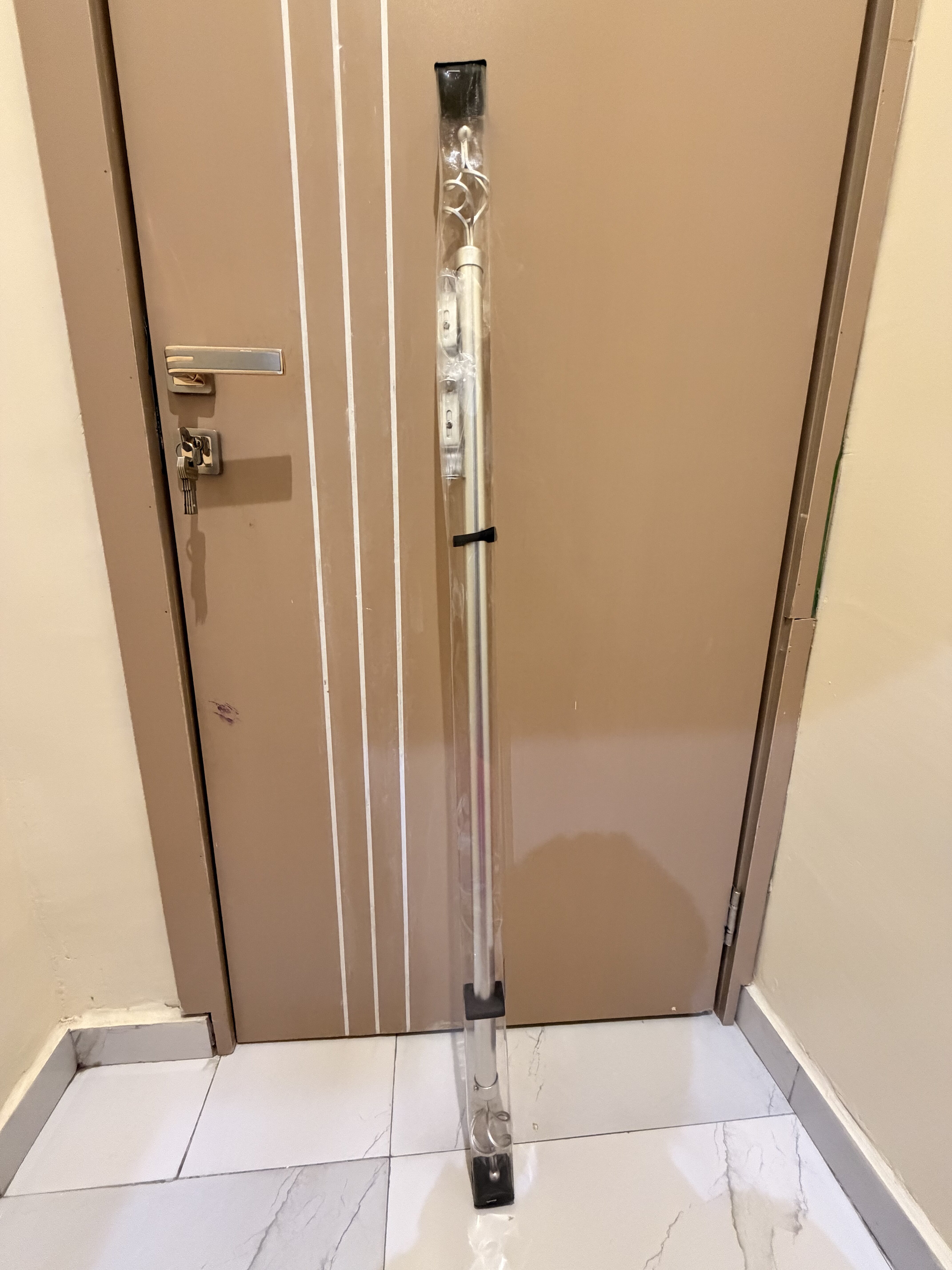 SINGLE ADJUSTABLE ROD SILVER 2M (FOR SMALL WINDOWS AND DOORS)