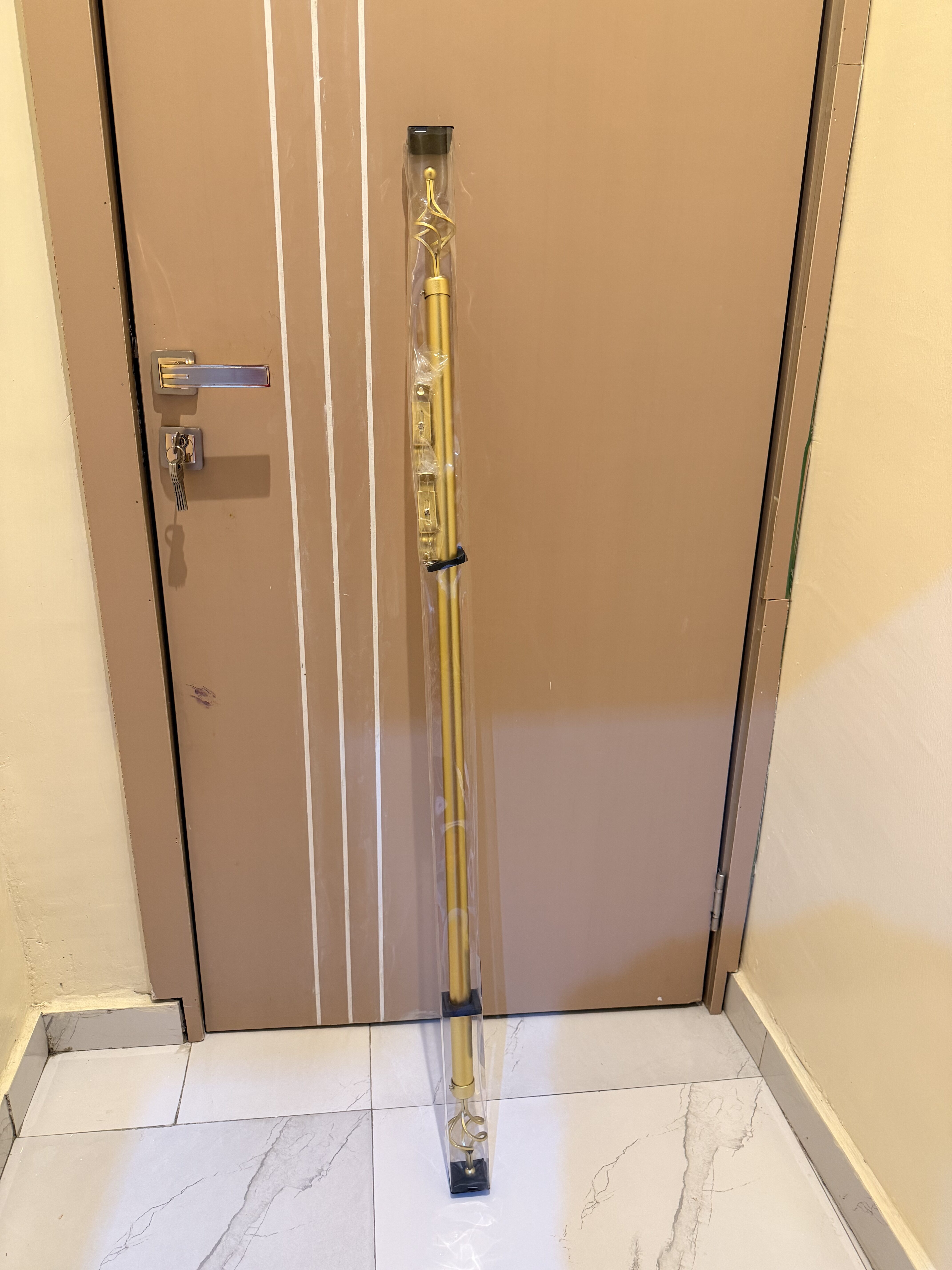 SINGLE ADJUSTABLE ROD GOLD 2M (FOR SMALL WINDOWS AND DOORS)