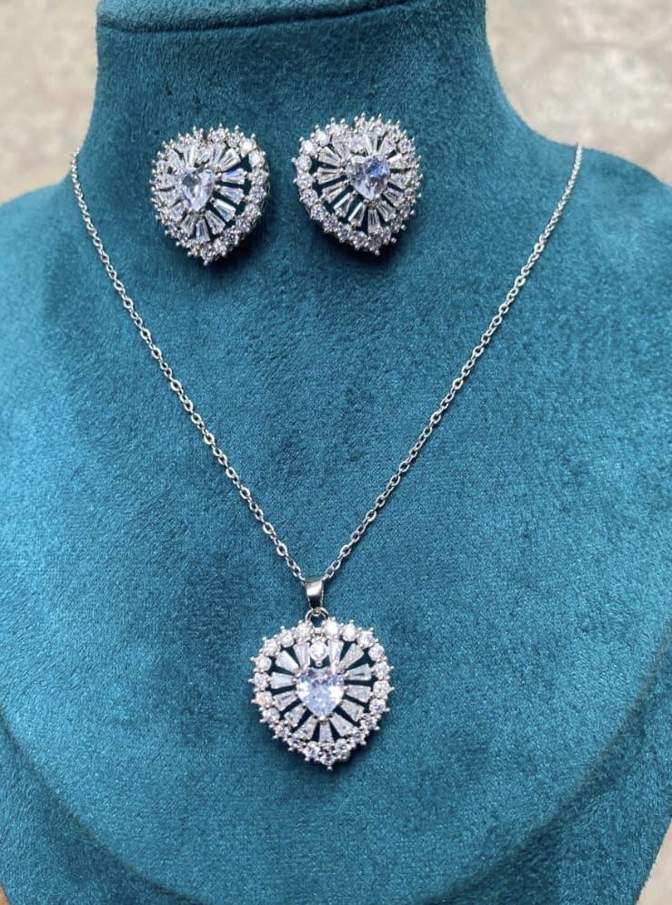 DAINTY NECKLACE SET 010