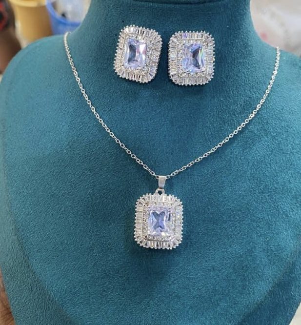 DAINTY NECKLACE SET 012