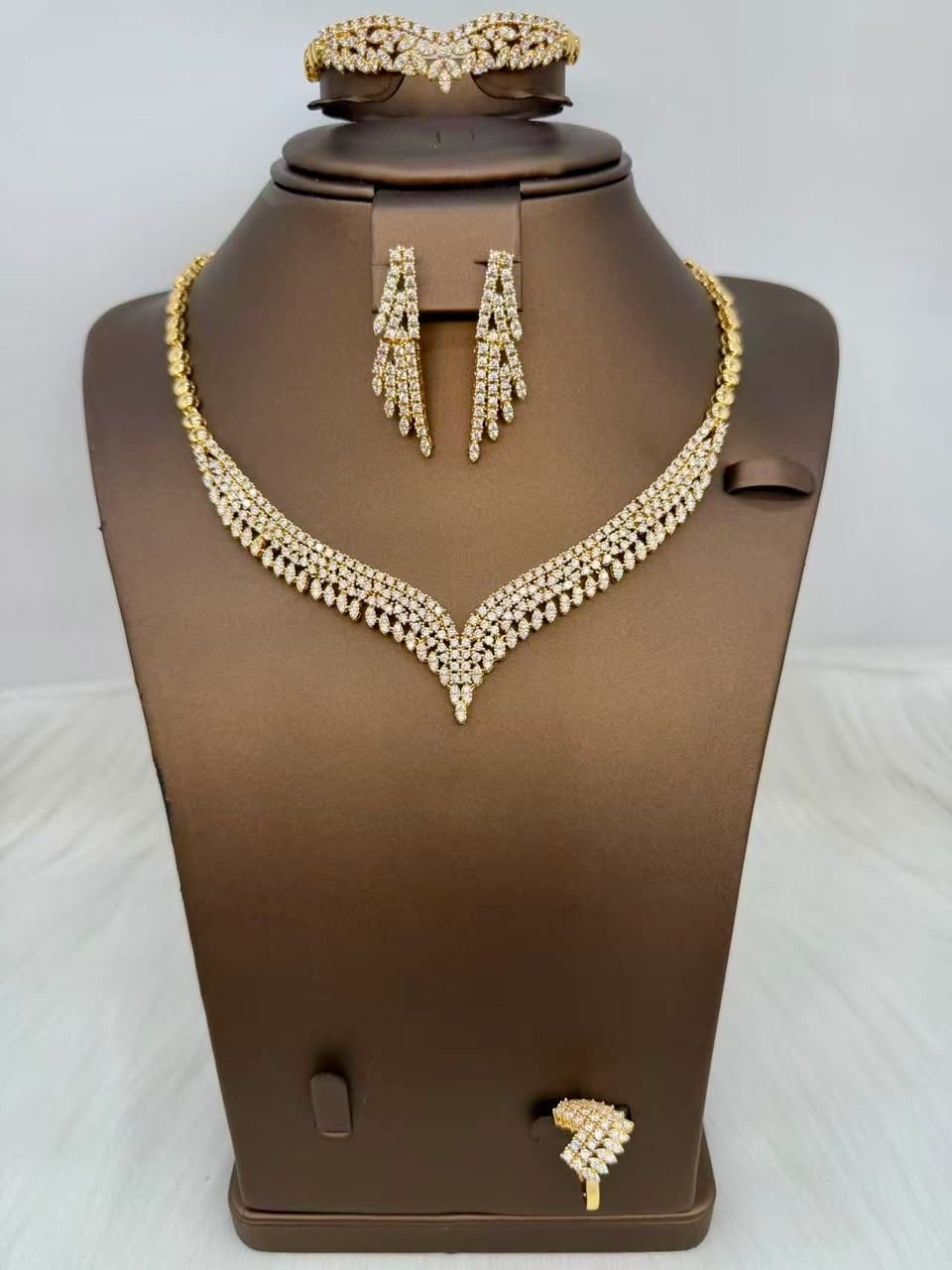 NECKLACE SET (NECKACE, BRACELET, RING AND EARRINGS)170