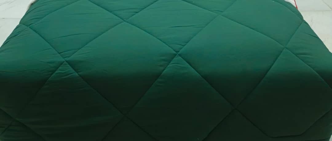 6/6 GREEN NEW MATTRESS TOPPER 3 INCH THICK (Size 75/75 inches)