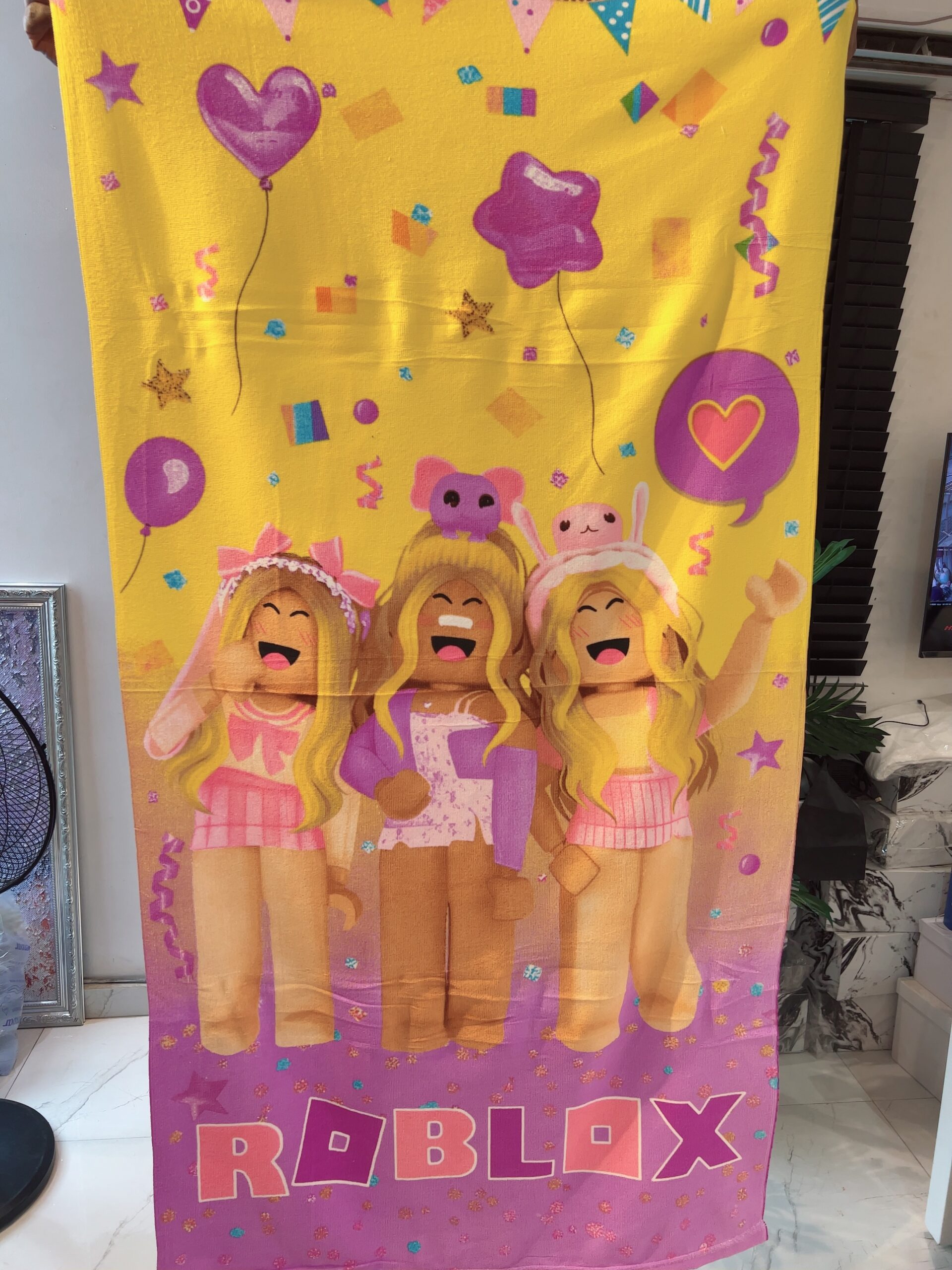 PINK ROBLOX KIDS LARGE TOWEL 28/51 INCHES