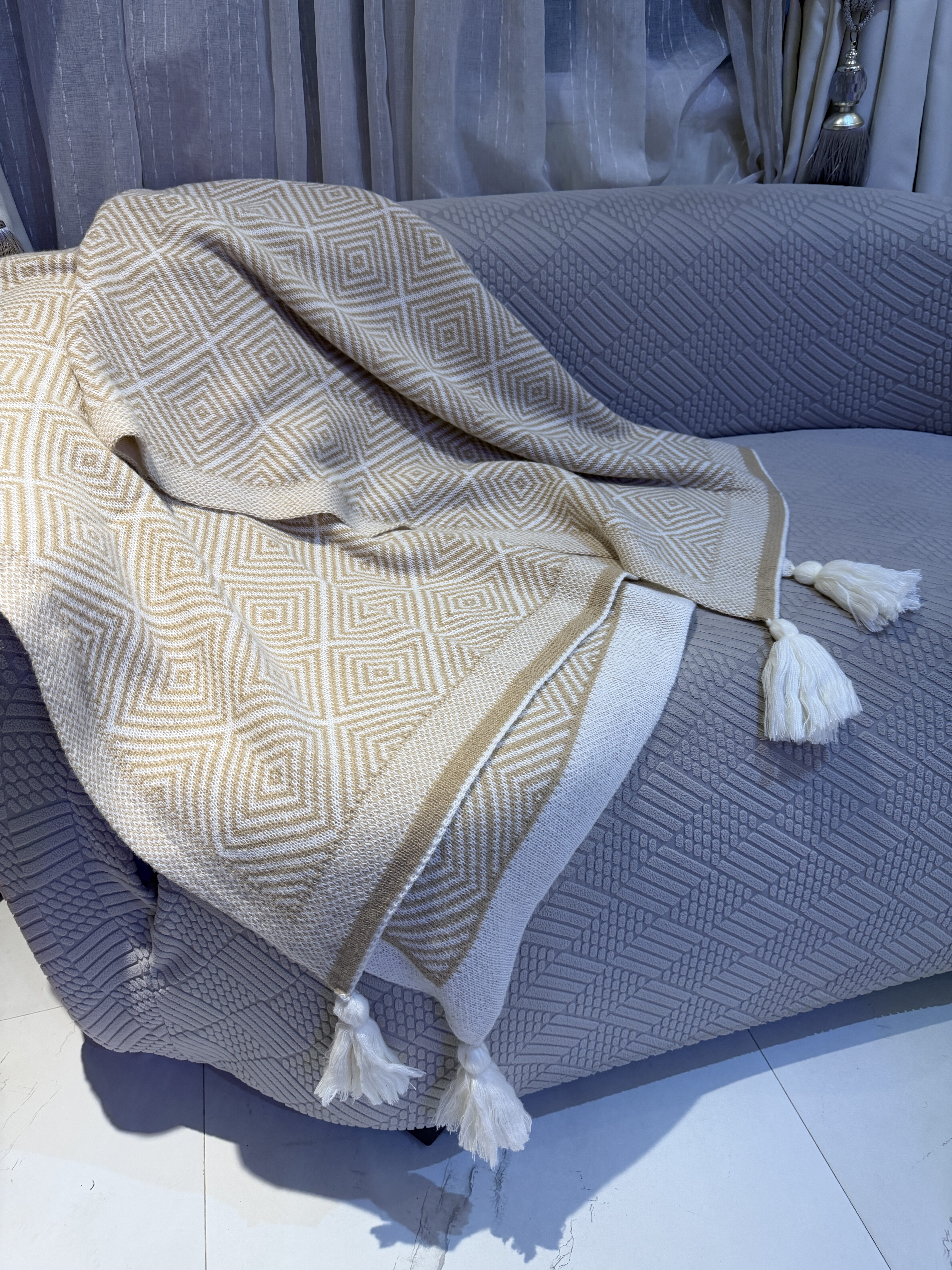 BEIGE THICK WOVEN THROW BLANKET FOR COUCH (SIZE 140*170CM)