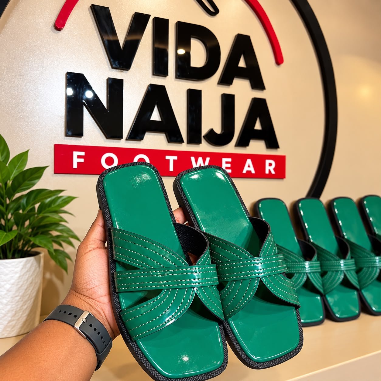 GREEN FEMALE SLIPPERS SIZE 42 015