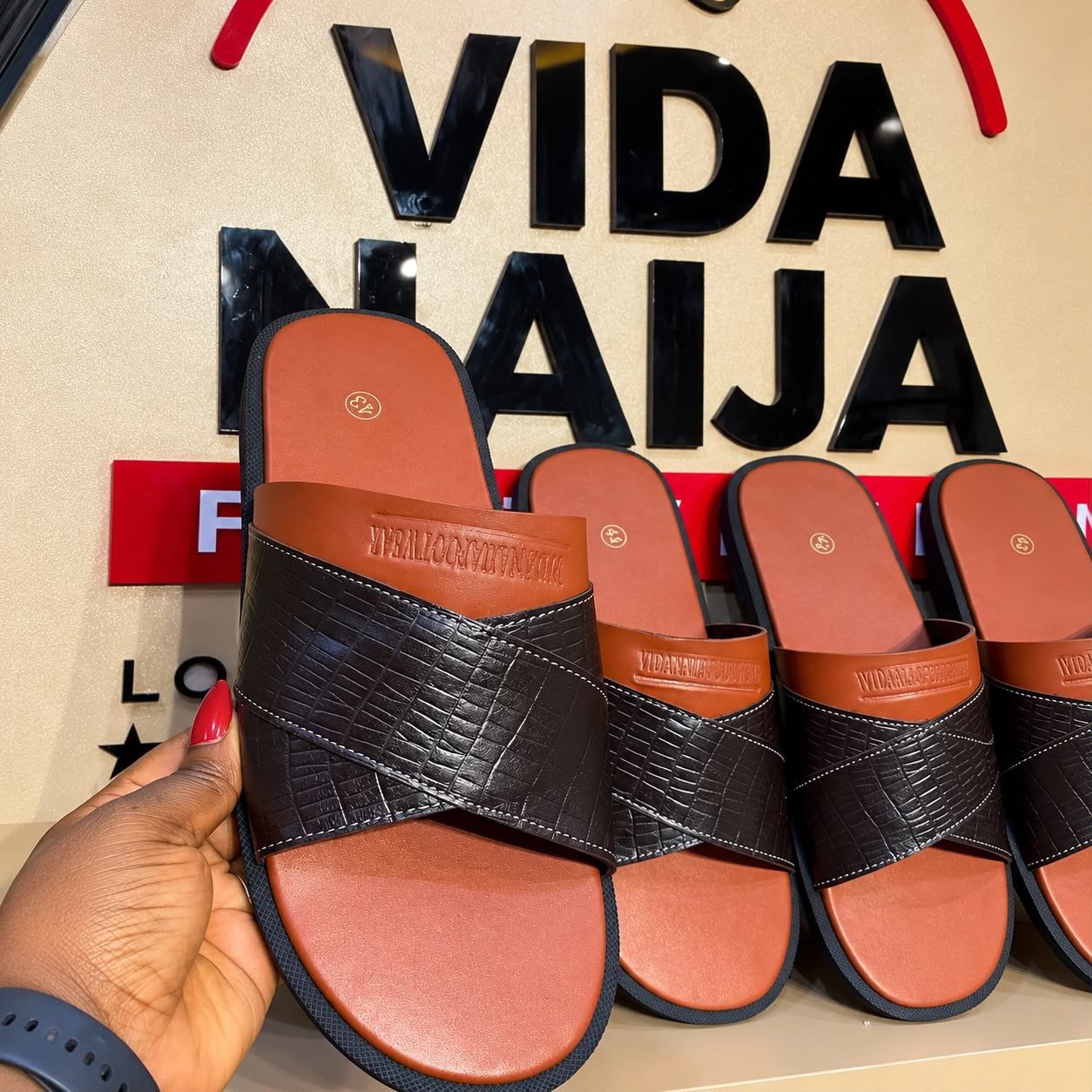 BROWN MALE SLIPPERS SIZE 45 008